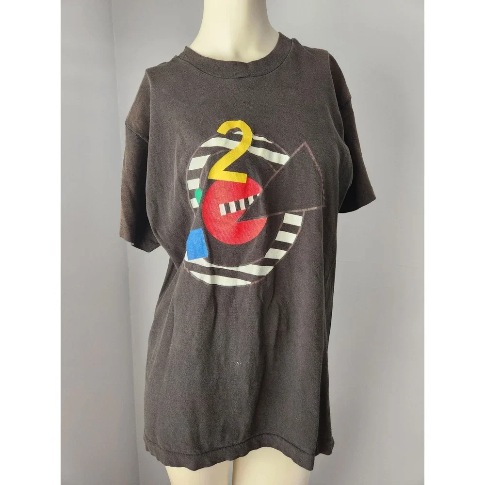 Vintage Single Stitch Geometric Graphic T-shirt‎ Tupac? rapper Design Size SMALL